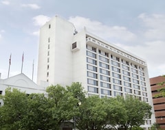 فندق Hilton Birmingham Downtown at UAB (برمنجهام, الولايات المتحدة الأمريكية)