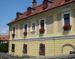 Khách sạn Offi Ház (Eger, Hungary)