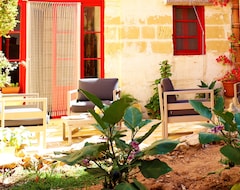 Hotel Il-bàrraġ Farmhouse B&b - Traditional (Nadur, Malta)