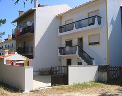 Toàn bộ căn nhà/căn hộ Comfortable Apartment On Two Levels 6 Minutes Walk From The Beach (Tocha, Bồ Đào Nha)