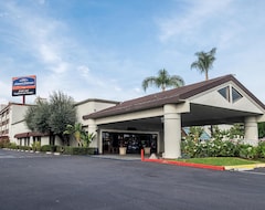 Howard Johnson Inn Fullerton Hotel And Conference Center (Fullerton, ABD)