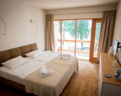 Hotel Living In Delta (Crişan, Romania)
