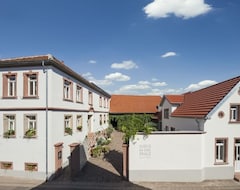 Khách sạn Apartments Julius In Der Pfalz (Hainfeld, Đức)