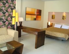 Hotel Marinos Place (Kuta, Endonezya)