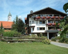 Khách sạn Burghotel Bären (Eisenberg, Đức)