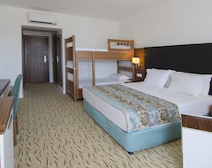 Hotelli Palm Wings Kusadasi Beach Resort & Spa (Kusadasi, Turkki)
