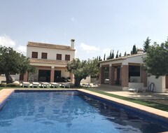 Koko talo/asunto Luxury House, Total Privacity. Pool & Bbq. Satell Tv. Just 5 Min To Beach (Calpe, Espanja)