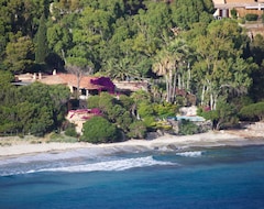 Cijela kuća/apartman Rare outstanding beachfront position, private pool, delightful meals (Torre delle Stelle, Italija)