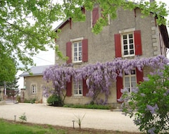 Khách sạn Les Vieilles Vignes (Thorigné, Pháp)