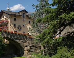 Khách sạn Hotel Cecchin (Aosta, Ý)