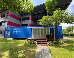 Khách sạn Shipping Container Hotel (Singapore, Singapore)