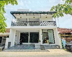 Khách sạn Oyo 92433 Sirih Gading Family Guest House (Tulungagung, Indonesia)