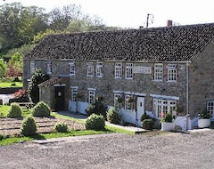 Khách sạn Upper Vobster Farm (Radstock, Vương quốc Anh)