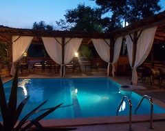 Hotel Kipos Resort (Nea Peramos, Grecia)