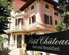 Khách sạn Petit Chateau (Montecatini Terme, Ý)