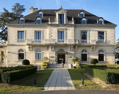 Hotel Manoir De Beauvoir (Poitiers, France)
