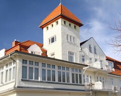 Khách sạn Villa Astoria (Ostseebad Kühlungsborn, Đức)