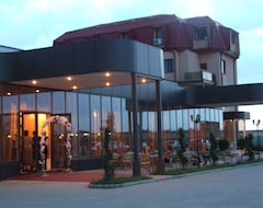 Hotel PLAISIR (Ploiesti, Romania)