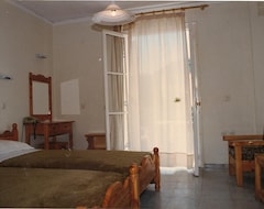 Khách sạn Louisa Apartments (Poros, Hy Lạp)