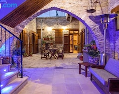 Khách sạn Lazaros Stonehouse (Larnaca, Síp)