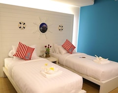 Hotel Bed By Cruise At Samakkhi-Tivanont (Nonthaburi, Thailand)