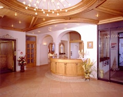 Khách sạn Hotel Scoiattolo (Selva in Val Gardena, Ý)
