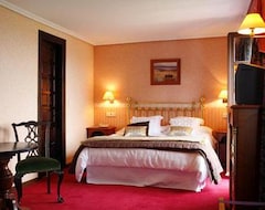 Hotel Arcea Halcon Palace (Arriondas, İspanya)