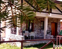 Koko talo/asunto Entire Chalet For Rent On Mavrovo Lake (Mavrovi Anovi, Pohjois-Makedonia)