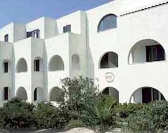 Aparthotel Kamares (Kanala, Grecia)