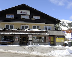 Khách sạn Bergnest Die Fruhstuckspension (St. Michael, Áo)