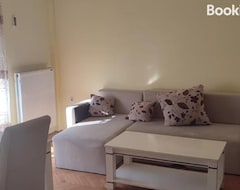 Koko talo/asunto Ena Apartment (Vranje, Serbia)