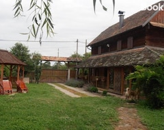 Toàn bộ căn nhà/căn hộ Old Oak House (Novska, Croatia)