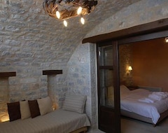 Hotel Petra & Fos (Itilo, Yunanistan)
