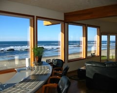 Casa/apartamento entero Beautiful Spectacular Oceanfront Home With Amazing Views! (Lincoln City, EE. UU.)
