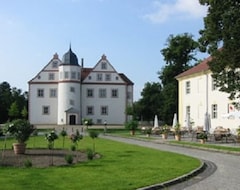 Khách sạn Kavaliershäuser Schloss Königs Wusterhausen (Königs Wusterhausen, Đức)