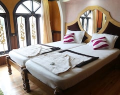 Khách sạn Bens Holiday Houseboat (Alappuzha, Ấn Độ)