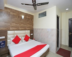 Hotelli Itsy By Treebo - Hotel Amrita Raghunath Bazaar Jammu (Jammu, Intia)