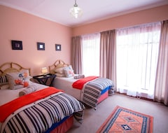 Bed & Breakfast Crane Cottage (Dullstroom, Etelä-Afrikka)