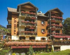 Khách sạn Alp'Hotel (La Clusaz, Pháp)