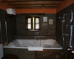 Casa rural Casas rurales Valle de Bueida, jacuzzi en el El Palacio y Viscarcel (Quirós, Španjolska)