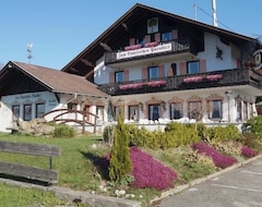 Khách sạn Zum Bayrischen Paradies (Saulgrub, Đức)