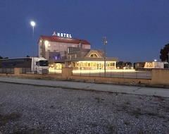 Khách sạn Asselta Hotel & Restaurant (Cerignola, Ý)