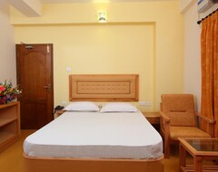 Otel Rajavalsam Guruvayur (Thrissur, Hindistan)