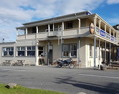 Hotel The Pier  And Restaurant (Kaikoura, New Zealand)