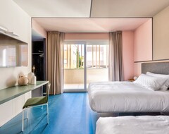Khách sạn Open Hotel (Rimini, Ý)