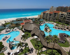 Resort/Odmaralište Emporio Cancún (Cancun, Meksiko)