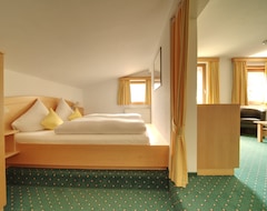 Khách sạn Cresta Hotel (Tschagguns, Áo)