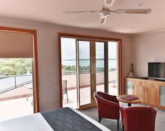 Khách sạn Eugenie's Luxury Accommodation (Inverloch, Úc)