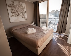 Hotelli Appartamento Cavour (Bari, Italia)
