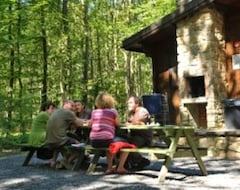 Oda ve Kahvaltı Holiday wood lodge in the forest (Viroinval, Belçika)